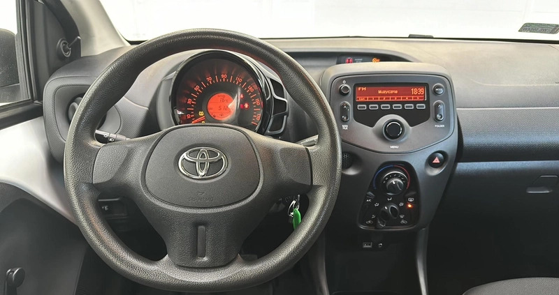 Toyota Aygo cena 39900 przebieg: 51241, rok produkcji 2019 z Zaklików małe 254